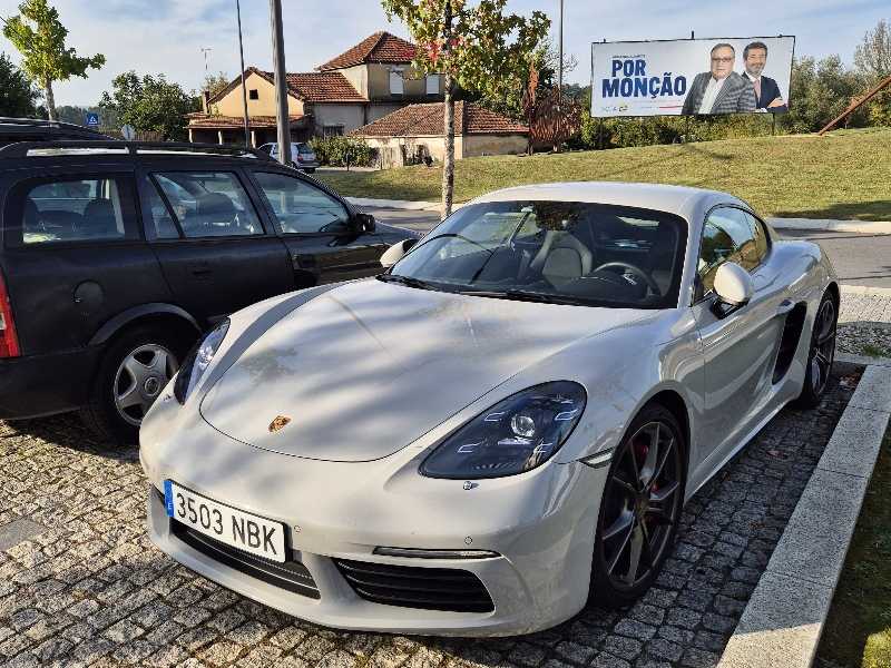 Porsche 718 Cayman spotted in Monção