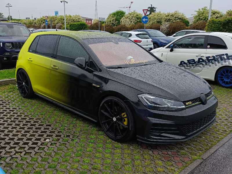 Volkswagen Golf GTD spotted in Bergamo