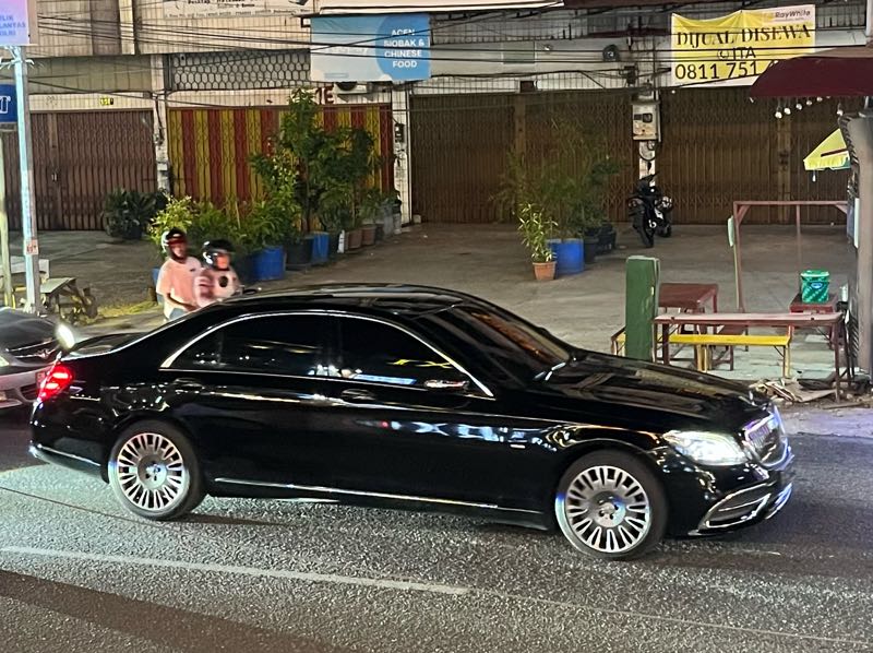Mercedes-Benz S-Class spotted in Pekanbaru