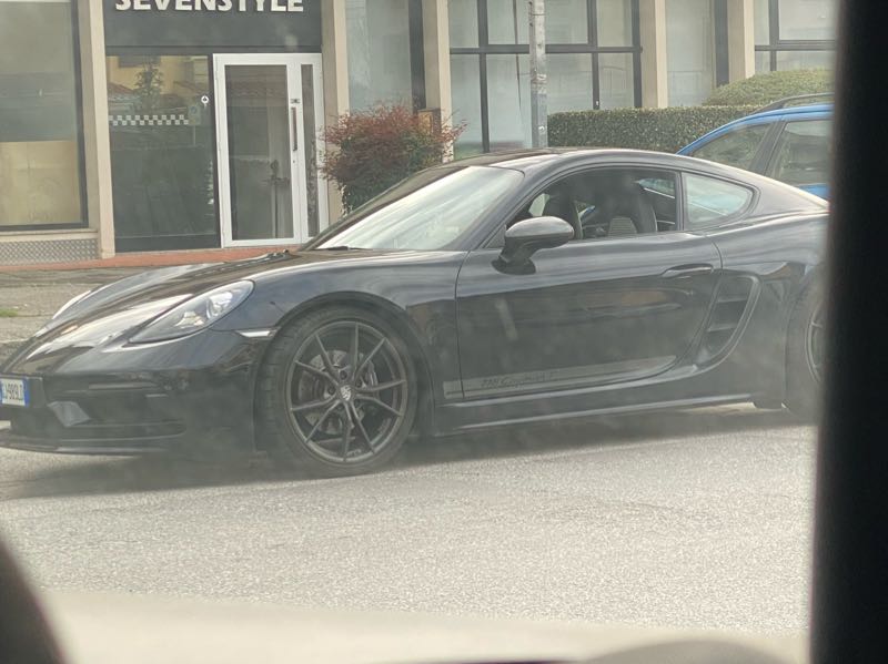 Porsche Cayman spotted in Prato