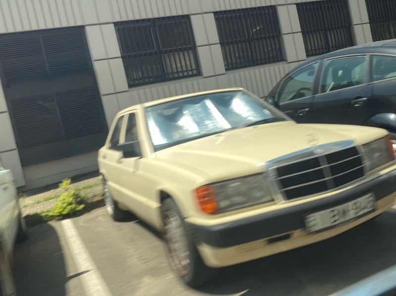Mercedes-Benz 190E spotted in Debrecen