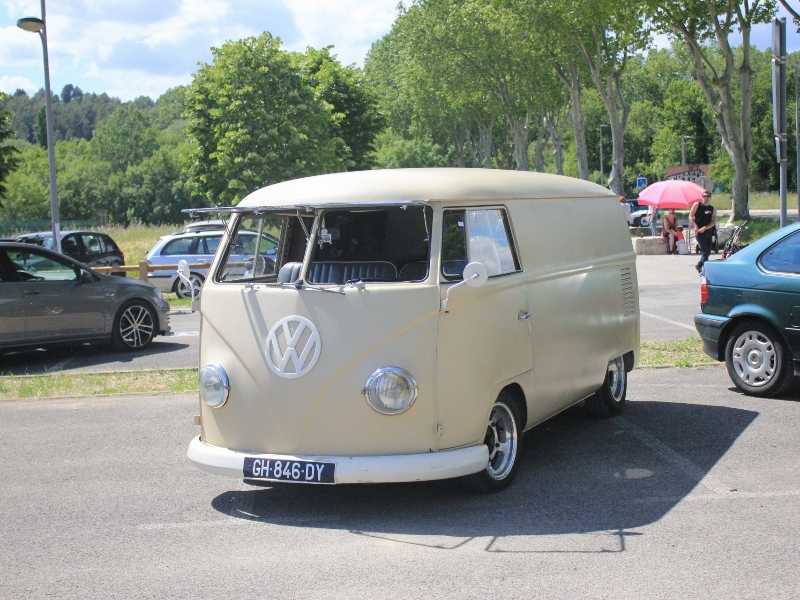 Volkswagen Type 2 (1960) spotted in Montpellier, France