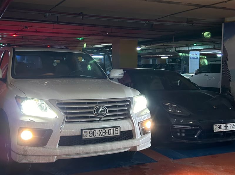 Lexus LX 570 (2015) spotted in Baku, Azerbaijan