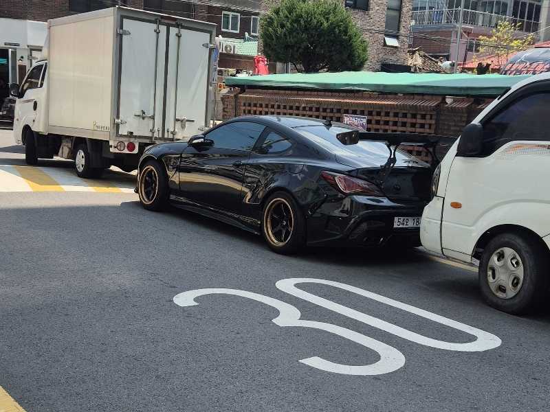 Hyundai Genesis Coupe (2015) spotted in Seoul, South Korea