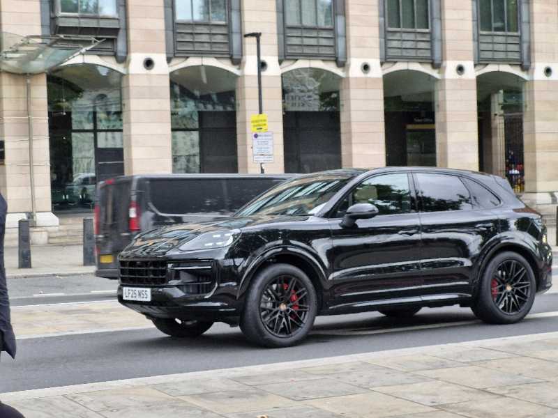 Porsche Cayenne (2022) spotted in London, United Kingdom