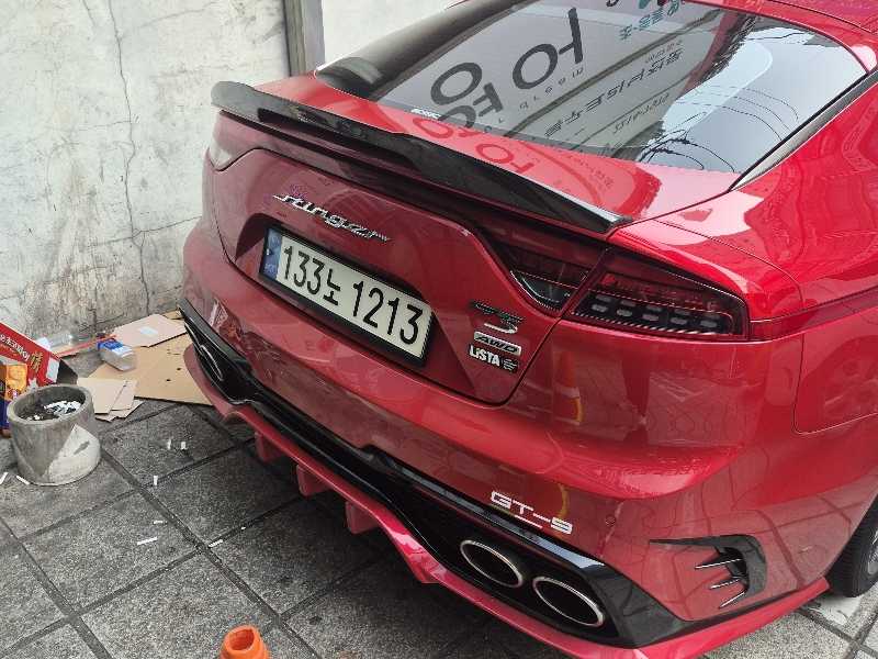 Kia Stinger GT spotted in Seoul