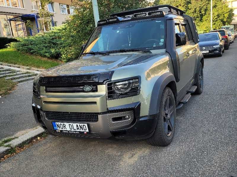 Land Rover Defender (2020) spotted in Leština u Světlé, Czechia