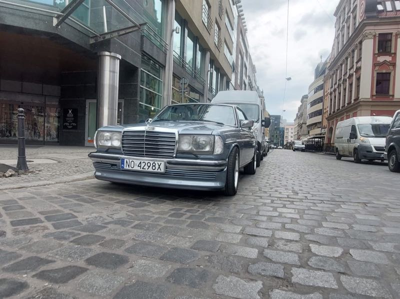 Mercedes-Benz W124 spotted in Krośniewice