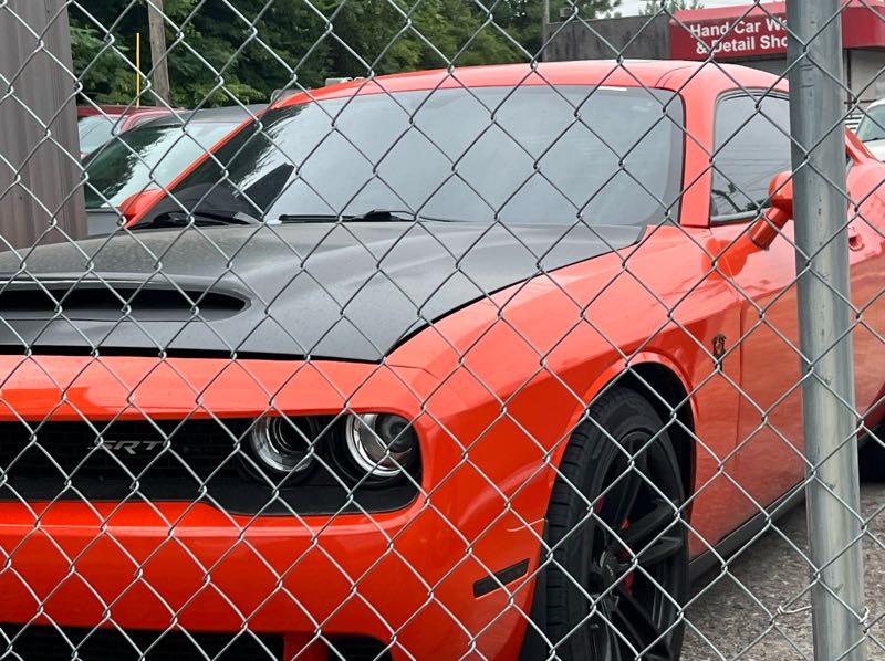 Dodge Challenger SRT Hellcat spotted in Maringá