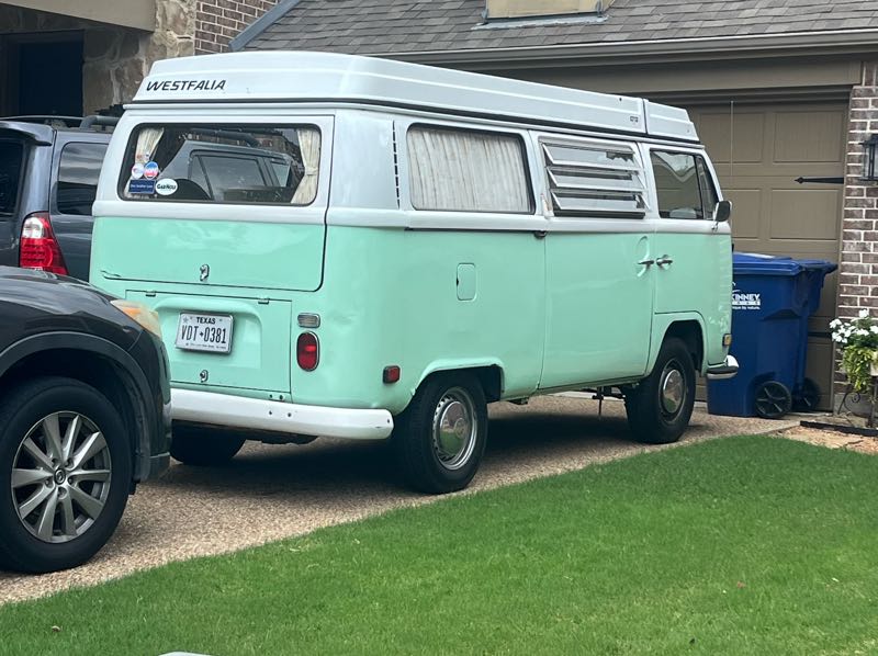Volkswagen Type 2 (T2) spotted in McKinney