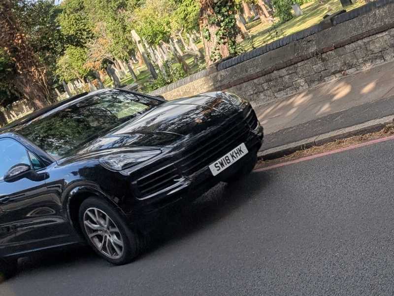 Porsche Cayenne (2018) spotted in London, United Kingdom