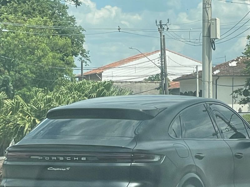 Porsche Cayenne S spotted in Guaratinguetá