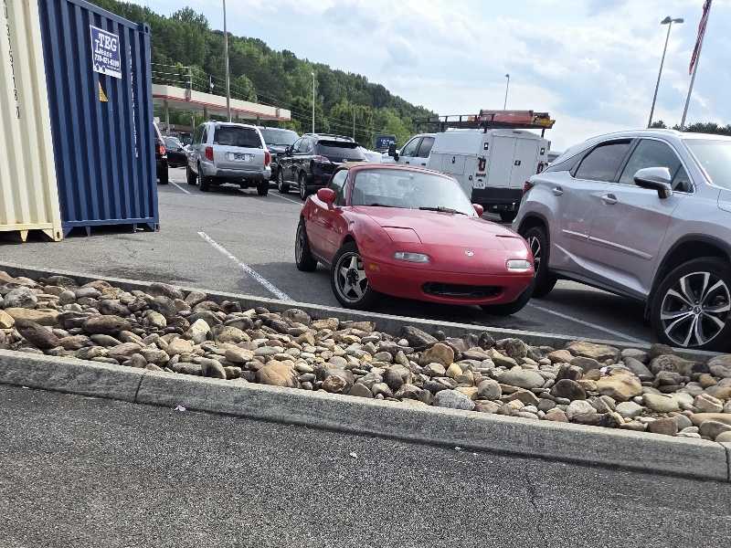 Mazda MX-5 Miata (1990) spotted in Knoxville, United States