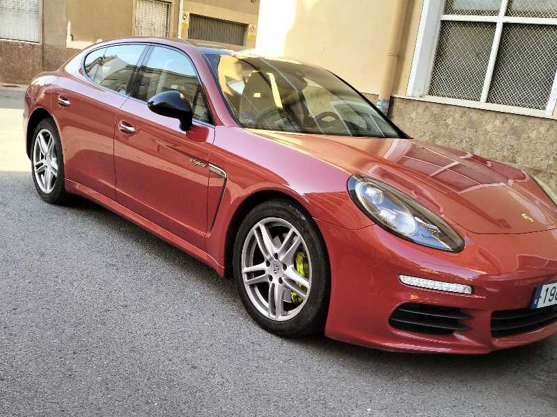 Porsche Panamera spotted in Elda
