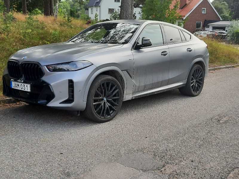 BMW X6 (2023) spotted in Gävle, Sweden