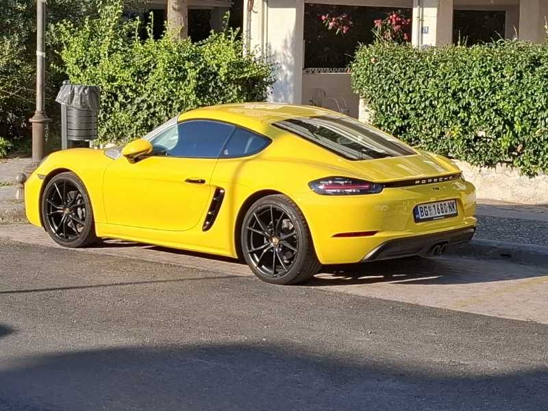 Porsche 718 Cayman (2020) spotted in Thessaloníki, Greece
