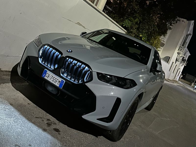 BMW X6 spotted in Quartu Sant'Elena