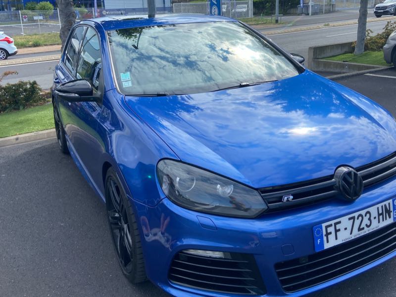 Volkswagen Golf R (2015) spotted in Clermont-Ferrand, France