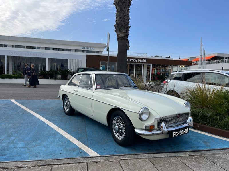 MG MGB GT spotted in Lisbon