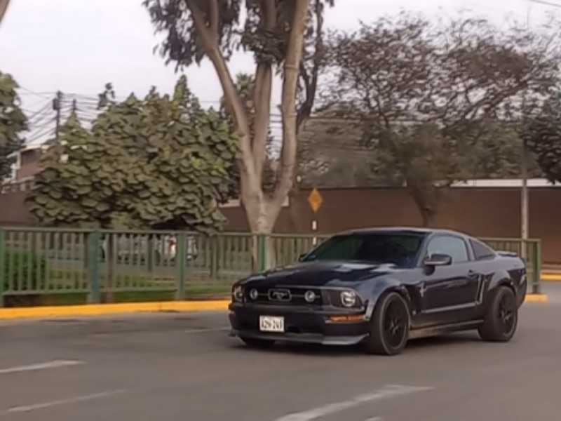 Ford Mustang spotted in Lima