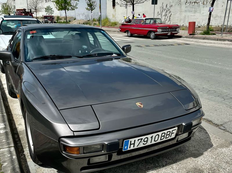 Porsche 944 (1980) spotted in Utrera, Spain