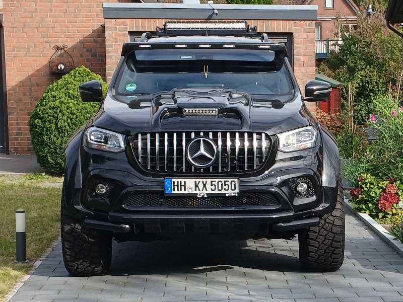 Mercedes-Benz X-Class spotted in Hamburg