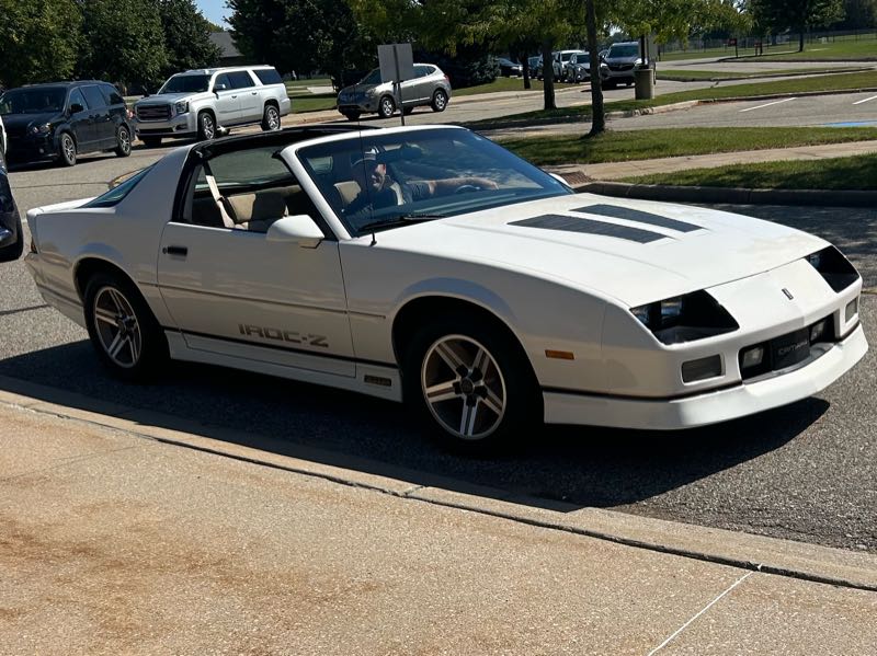 Chevrolet Camaro IROC-Z spotted in Grand Rapids