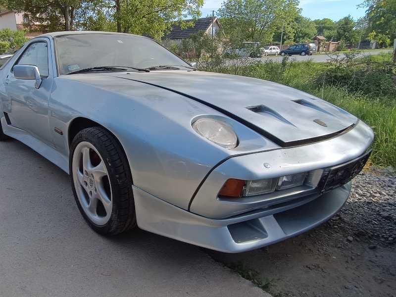 Porsche 928 (1980) spotted in Belgrade, Serbia