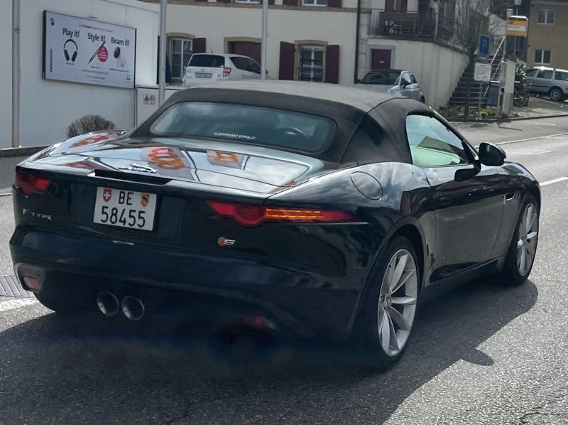 Jaguar F-Type spotted in Biel/Bienne