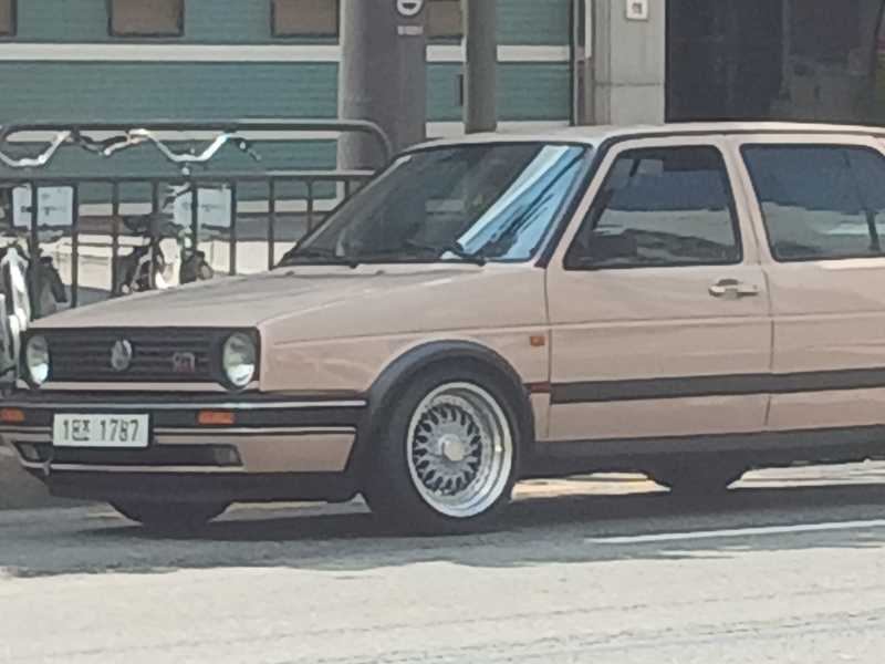 Volkswagen Golf GTI (1990) spotted in Seoul, South Korea
