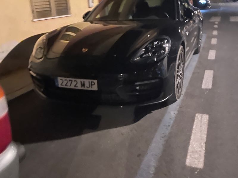 Porsche Panamera spotted in Quartu Sant'Elena