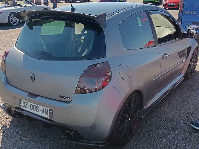 Renault Clio RS spotted in Fontenay-le-Comte