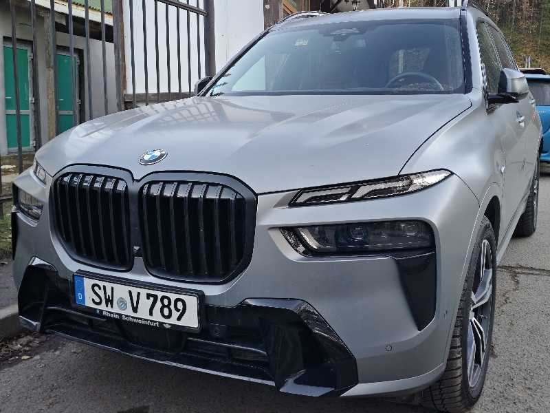 BMW X7 (2023) spotted in Belokurikha, Russia