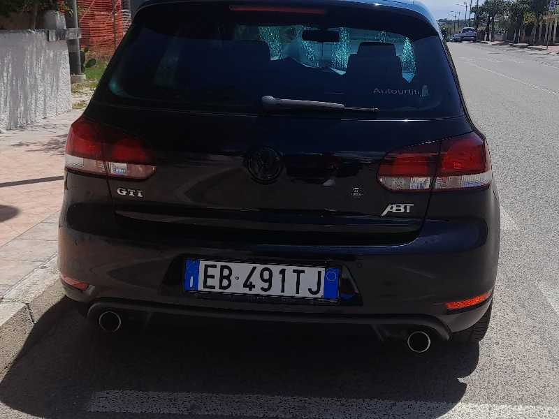Volkswagen GTI spotted in Olbia