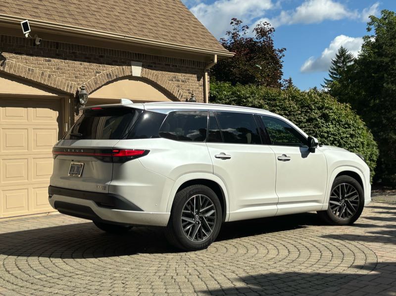 Lexus LX (2023) spotted in Detroit, United States