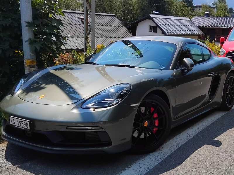 Porsche 718 Cayman (2022) spotted in Chamonix-Mont-Blanc, France
