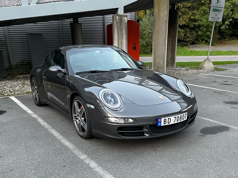 Porsche 911 Carrera spotted in Moss