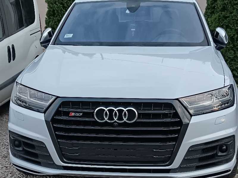 Audi SQ7 spotted in Senta