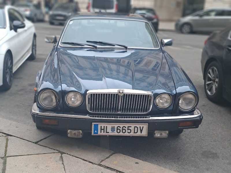 Jaguar XJ6 spotted in Vienna