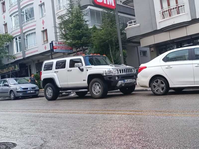 Hummer H2 spotted in Ankara