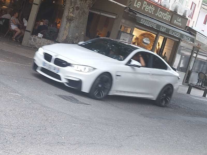BMW M4 spotted in Alès