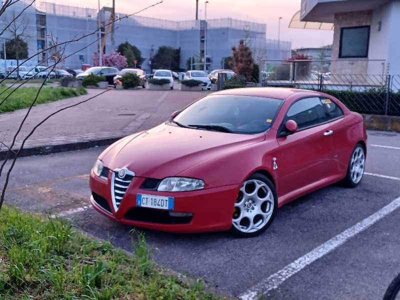 Alfa Romeo GT spotted in Bergamo