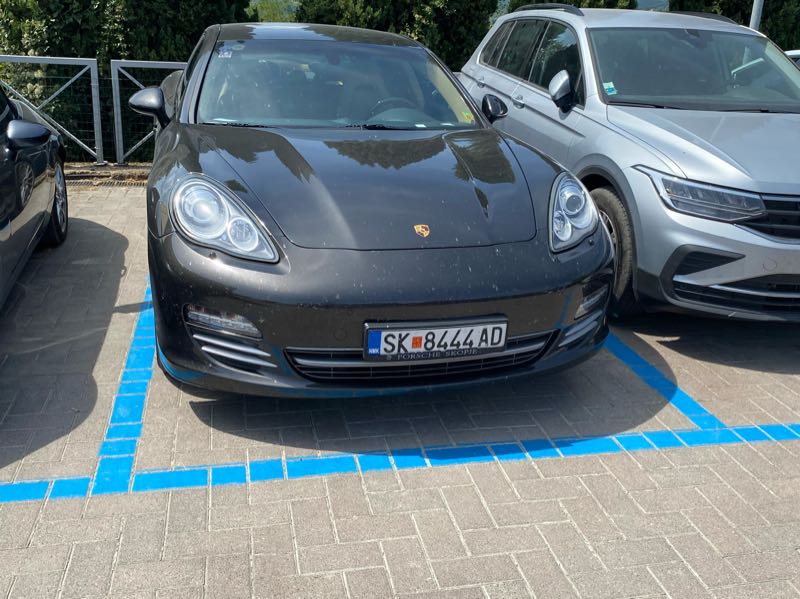 Porsche Panamera spotted in Siena