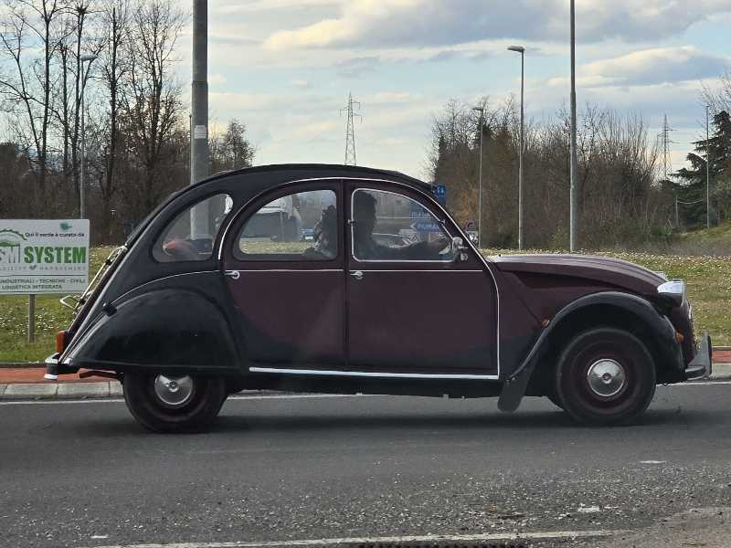 Citroën 2CV spotted in Cassino