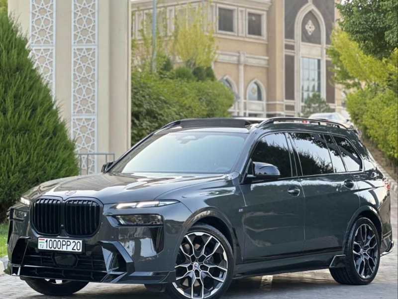 BMW X7 spotted in Dushanbe