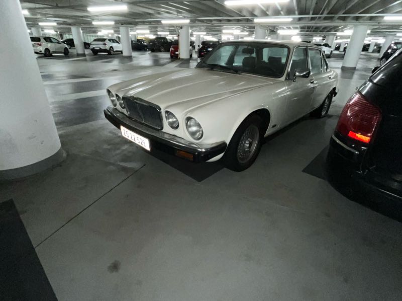 Jaguar XJ (1983) spotted in MOM Events & Driver Coaching AB, Sweden