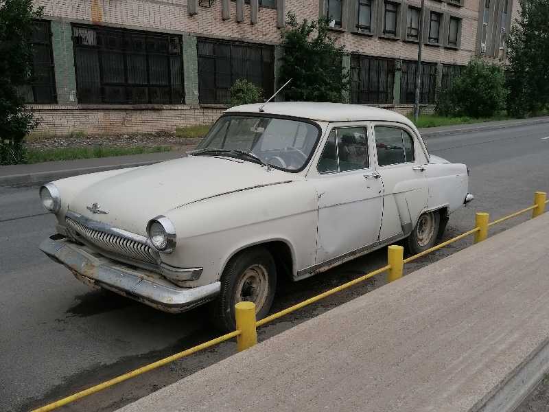 GAZ 21 Volga spotted in Saint Petersburg