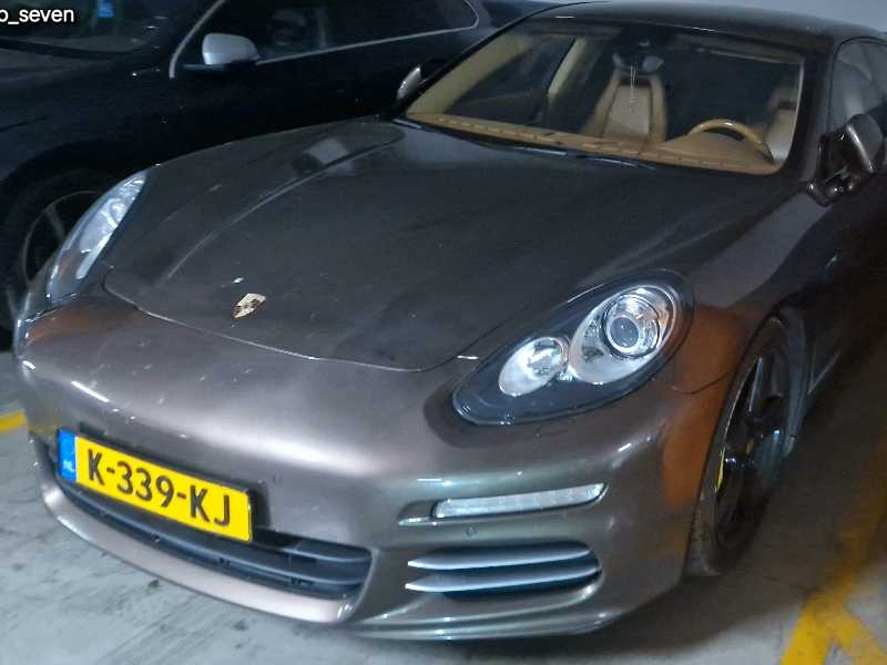 Porsche Panamera spotted in Veliko Tŭrnovo