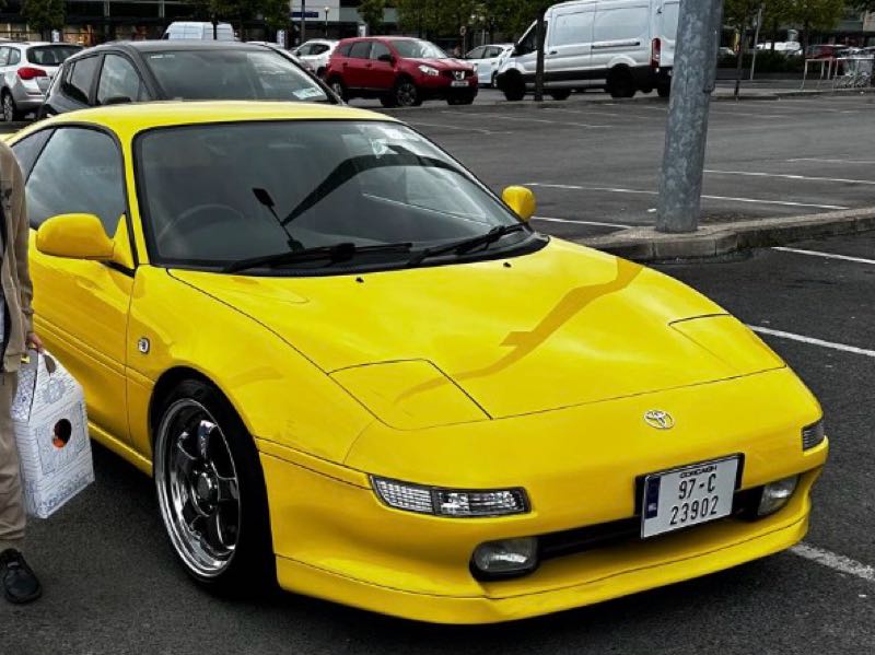 Toyota MR2 (1990) spotted in Saint-Quentin, France