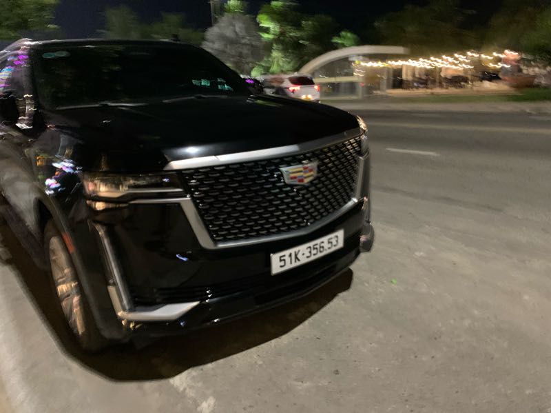 Cadillac Escalade spotted in Da Nang